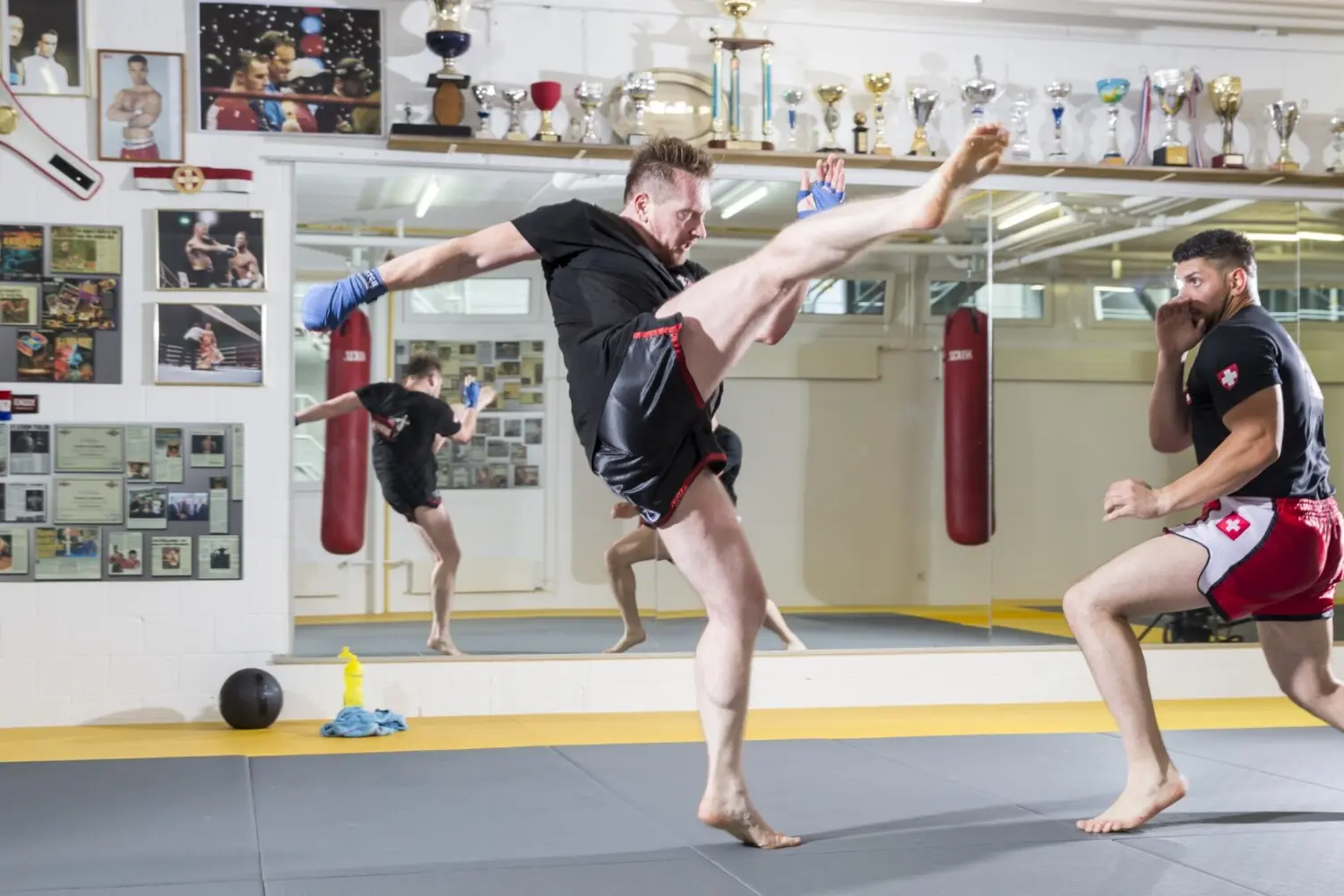 Thai Kickboxen für Jugendliche – Bajrami Luzern